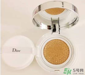 dior迪奧氣墊好用嗎？dior迪奧氣墊和蘭蔻氣墊哪個(gè)好用？