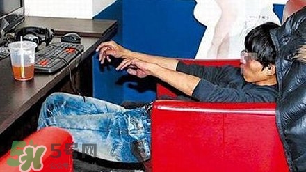 上網(wǎng)18小時(shí)猝死,上網(wǎng)多久會(huì)猝死 上網(wǎng)18小時(shí)猝死,上網(wǎng)多久會(huì)猝死