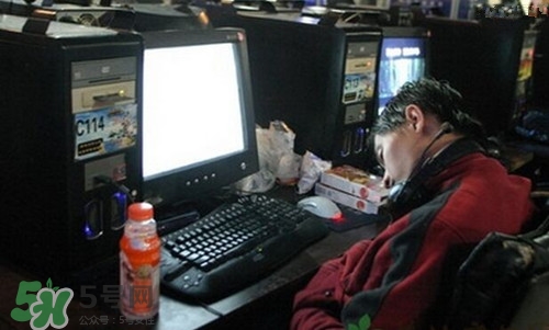 上網(wǎng)18小時(shí)猝死,上網(wǎng)多久會(huì)猝死 上網(wǎng)18小時(shí)猝死,上網(wǎng)多久會(huì)猝死