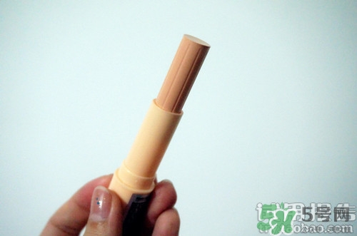 唇部遮瑕膏怎么用？唇部遮瑕膏使用方法