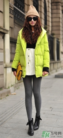草綠色大衣怎么搭配？草綠色大衣穿衣搭配