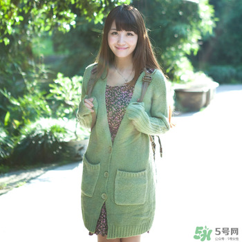 草綠色大衣怎么搭配？草綠色大衣穿衣搭配