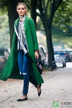 草綠色大衣怎么搭配？草綠色大衣穿衣搭配