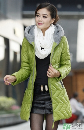 草綠色大衣怎么搭配？草綠色大衣穿衣搭配