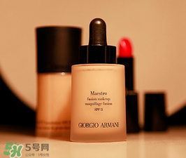 冬天用粉底液還是氣墊？冬天用粉底液還是bb霜好？