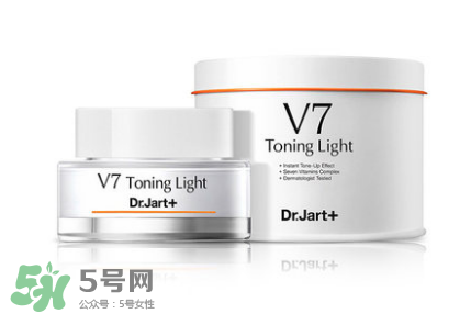 用素顏霜之前要用什么？素顏霜前還有涂抹什么