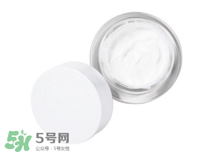 用素顏霜之前要用什么？素顏霜前還有涂抹什么