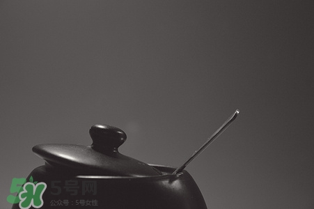 砂鍋外面燒黑怎么洗掉?砂鍋外面怎么清洗 砂鍋外面燒黑怎么洗掉?砂鍋外面怎么清洗