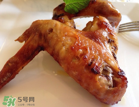 奧爾良烤翅可以用微波爐嗎？奧爾良烤翅放微波爐烤多久？