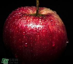 蘋(píng)果放在水里是沉還是浮？蘋(píng)果的密度是多少？