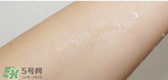 高絲卸妝油粉色和藍色哪個好？高絲卸妝油粉瓶藍瓶區(qū)別