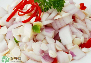 洋蔥變黑可以吃嗎？洋蔥為什么變黑？