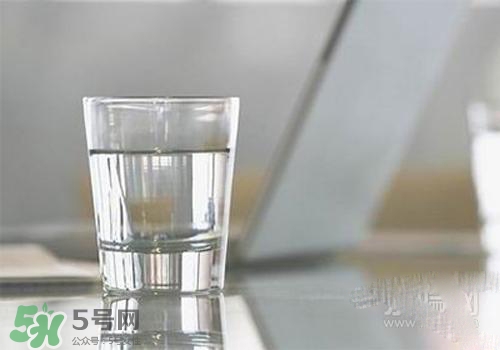 高血壓早上能喝鹽水嗎？高血壓早上喝鹽水的好處？