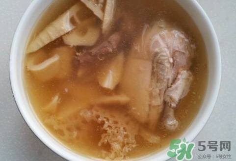 清燉雞湯什么時候放鹽?清燉雞湯放多少鹽? 清燉雞湯什么時候放鹽?清燉雞湯放多少鹽?