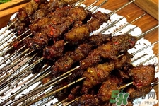 吃燒烤能喝啤酒嗎？吃燒烤喝啤酒好嗎？