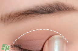 冬日微醺妝容教程,冬日微醺妝容怎么畫(huà) 冬日微醺妝容教程,冬日微醺妝容怎么畫(huà)