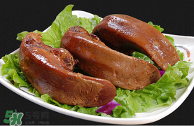 豬舌頭上的白苔怎么撕下來？豬舌頭上的白苔能吃嗎？