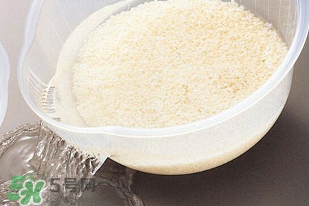 淘米水是堿性的嗎？淘米水是酸性還是堿性？