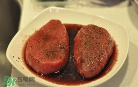 自己在家怎么腌牛排？自己在家腌制牛排需要什么材料？