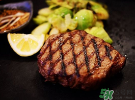 自己煎牛排要多久？牛排煎多久能熟？