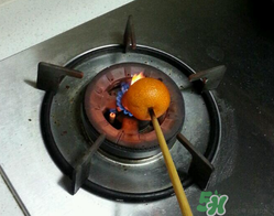 烤橘子可以用煤氣灶嗎？橘子用煤氣灶烤有毒嗎？