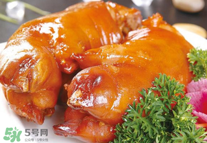 買(mǎi)豬蹄是前蹄好還是后蹄好？豬蹄怎么分前蹄和后蹄？