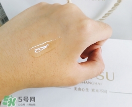 美容液是精華液?jiǎn)幔棵廊菀汉途A液的區(qū)別