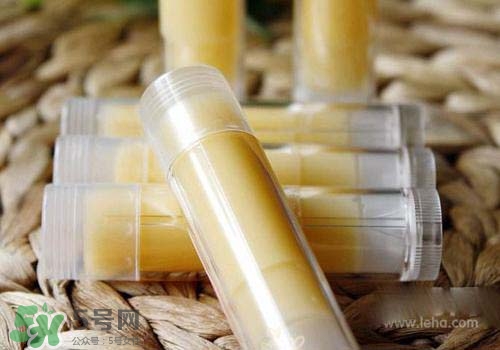 潤唇膏可以增長睫毛嗎？潤唇膏怎樣增長睫毛？