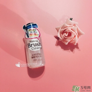 大創(chuàng)化妝刷清洗劑怎么用？大創(chuàng)化妝刷清洗劑使用方法