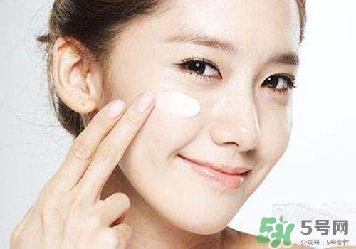 補(bǔ)水霜什么時(shí)候用？補(bǔ)水霜什么時(shí)候用好？