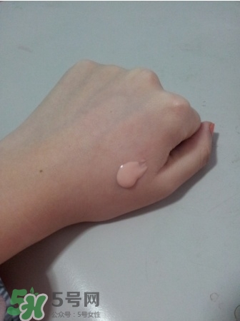 迪奧夢幻美肌修顏乳好用嗎？迪奧修顏乳怎么樣