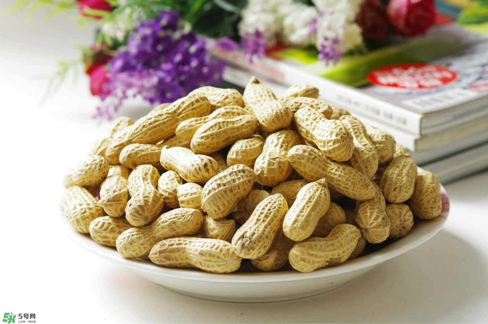 冬天吃花生好嗎？冬天吃花生會上火嗎？