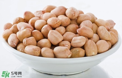 冬天吃花生好嗎？冬天吃花生會上火嗎？