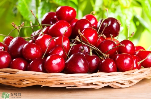 嬰兒能吃車厘子嗎？嬰兒可以吃車厘子嗎？