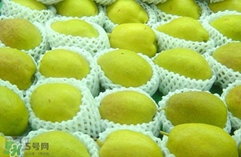 香梨表面一層滑滑的是什么？香梨表面為什么油油的？