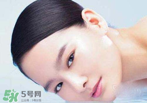 補(bǔ)水面膜一般敷多長時(shí)間？補(bǔ)水面膜敷多久？