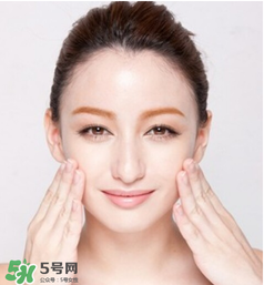 精華什么年紀(jì)用？精華什么年齡開(kāi)始用？