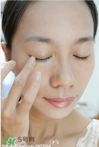 花娜小姐三色遮瑕膏怎么用？miss hana花娜小姐遮瑕膏使用方法