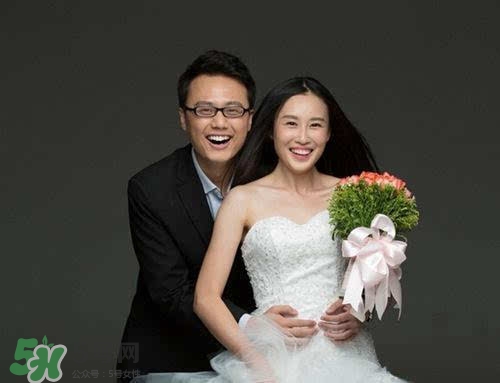 拍婚紗照可以戴眼鏡嗎？拍婚紗照戴眼鏡好不好？