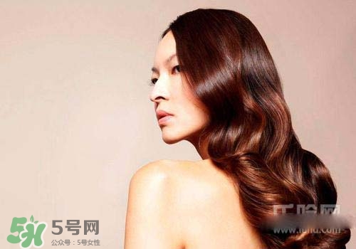 燙發(fā)的藥水貴的和便宜的都一樣嗎？燙發(fā)的藥水貴的和便宜的哪個好？