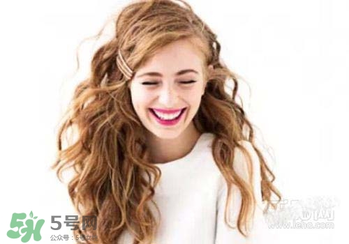 燙發(fā)的藥水貴的和便宜的都一樣嗎？燙發(fā)的藥水貴的和便宜的哪個好？