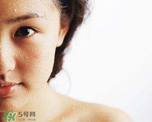 用涼開(kāi)水洗臉好嗎?涼開(kāi)水洗臉有什么好處?