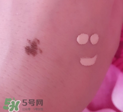 遮瑕液和遮瑕膏的區(qū)別？遮瑕液好還是遮瑕膏好？