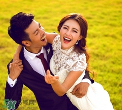 拍婚紗照可以戴眼鏡嗎？拍婚紗照戴眼鏡好不好？