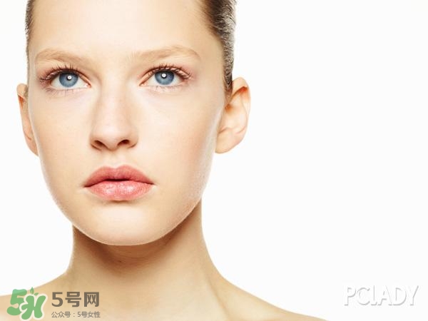 遮瑕液和遮瑕膏的區(qū)別？遮瑕液好還是遮瑕膏好？