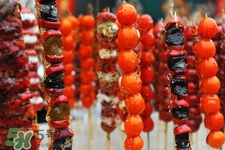 做糖葫蘆的紅色是什么？糖葫蘆外面紅色的是色素嗎？