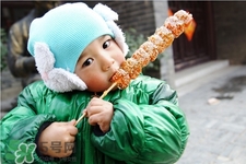 糖葫蘆外面的紙是什么？糯米紙為何不粘糖葫蘆？