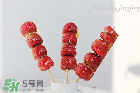 冰糖葫蘆的紙能吃嗎？冰糖葫蘆外面的膜能吃嗎？