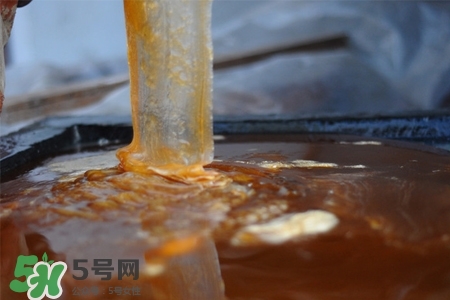 煮糖用什么鍋?zhàn)詈茫堪咎怯檬插伜线m？