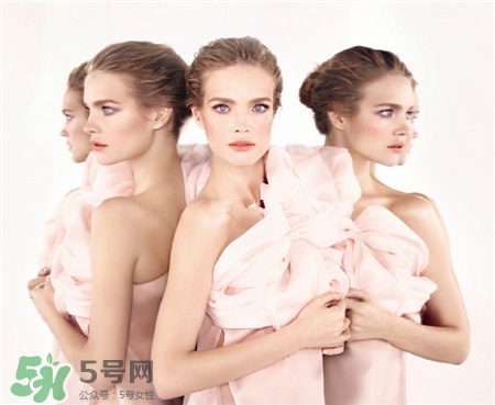 嬌蘭2017親親白管新色有哪些?嬌蘭2017白管唇膏新色試色 嬌蘭2017親親白管新色有哪些?嬌蘭2017白管唇膏新色試色